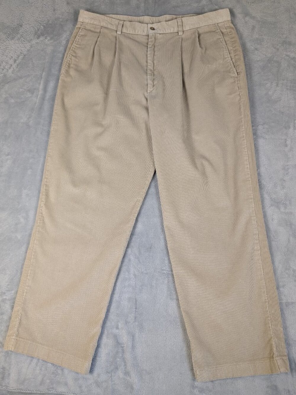 Vintage Claiborne Men's Beige Corduroy Pleated Pants 38 x 30 Y2K Academia